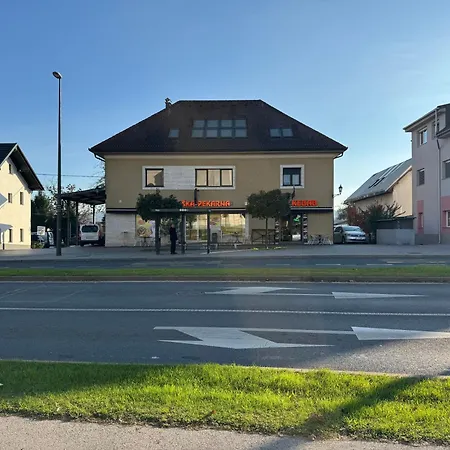 D Bed & Breakfast 3*