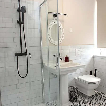D Boutique With Parking & Fast Access 3*
