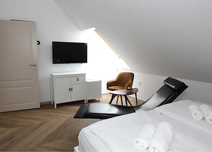 D Bed & Breakfast 3*